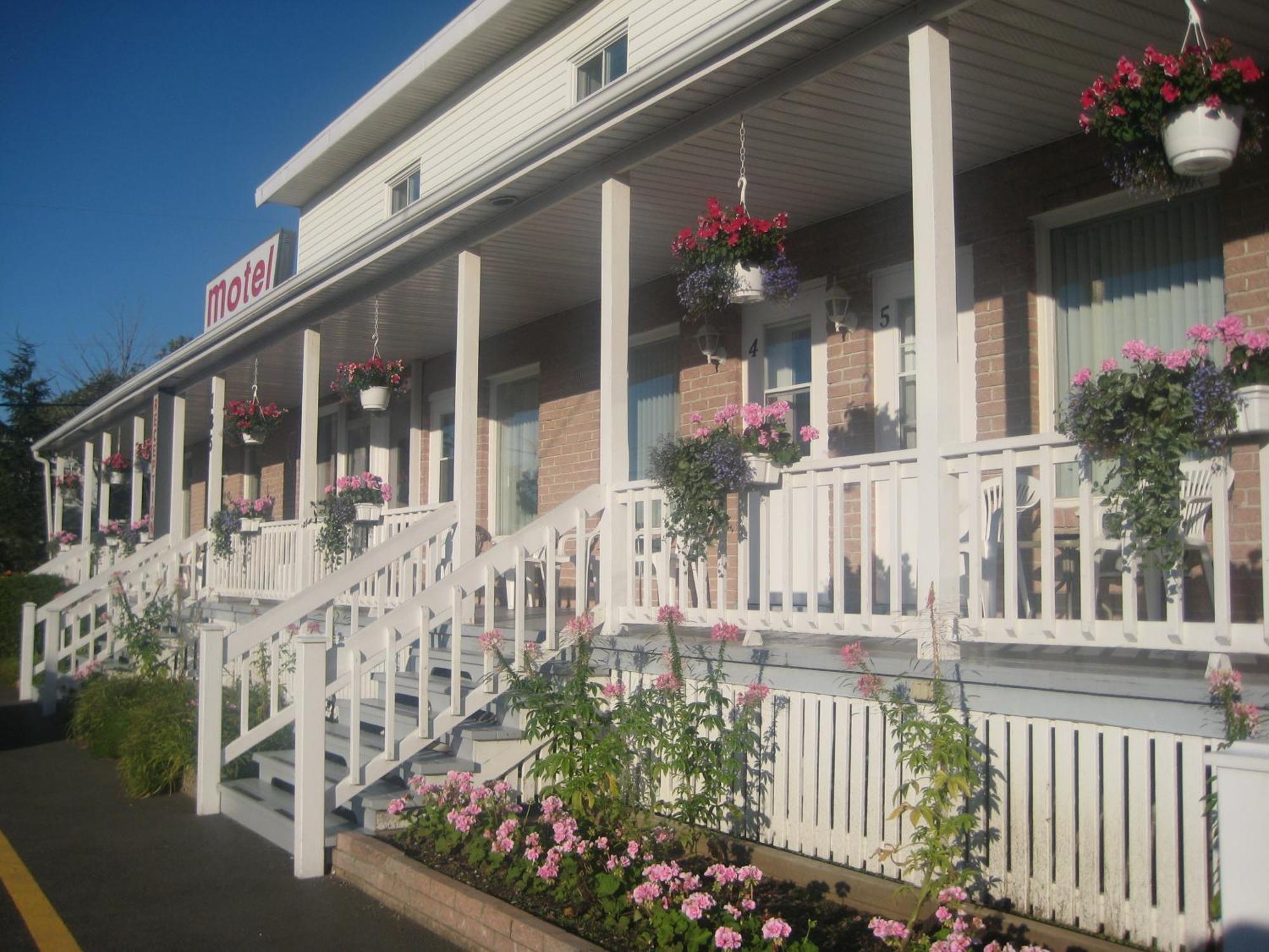 Motel Au Vieux Piloteux Rivière-du-Loup Eksteriør billede